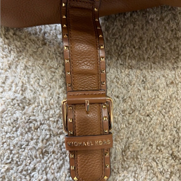 Michael Kors Lillian Medium
Shoulder - Picture 12 of 15